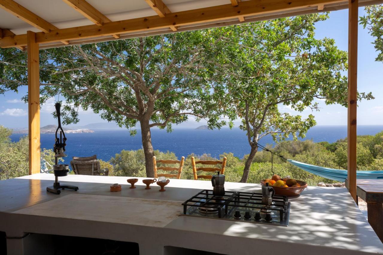 My Old Stone House In A 2 000 Sqm Private Garden With Fab Glamping Tent Mandrákion エクステリア 写真